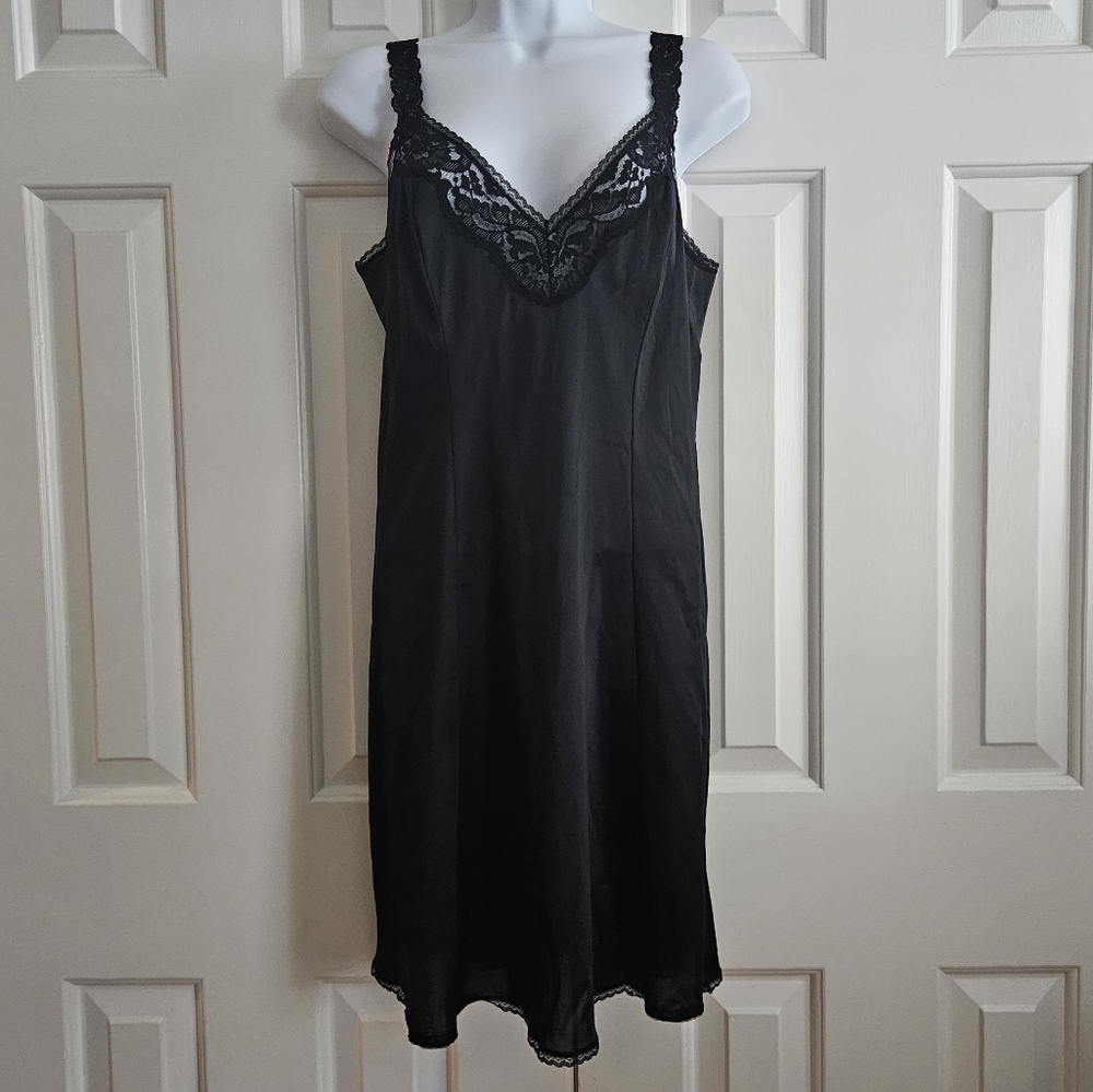 Vanity Fair Nightgown Vtg Black Lace Semi-sheer Full Slip Dress Witchy Goth M